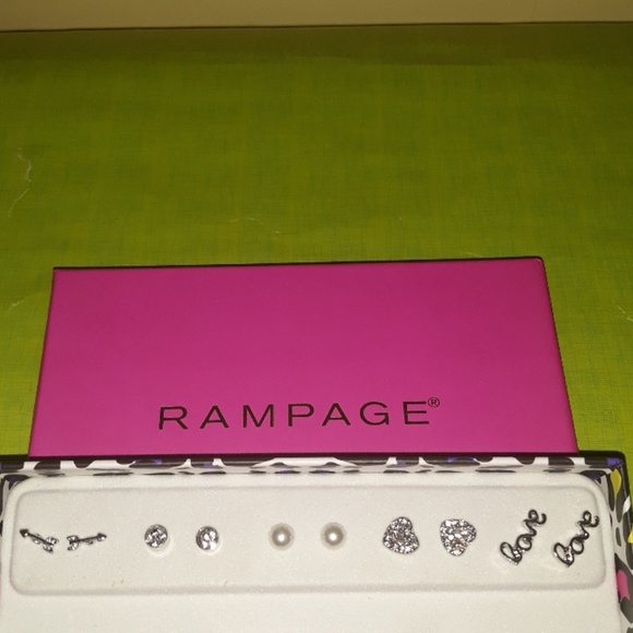 Rampage Silver Tone Necklace and Earring Set - Picture 3 of 4